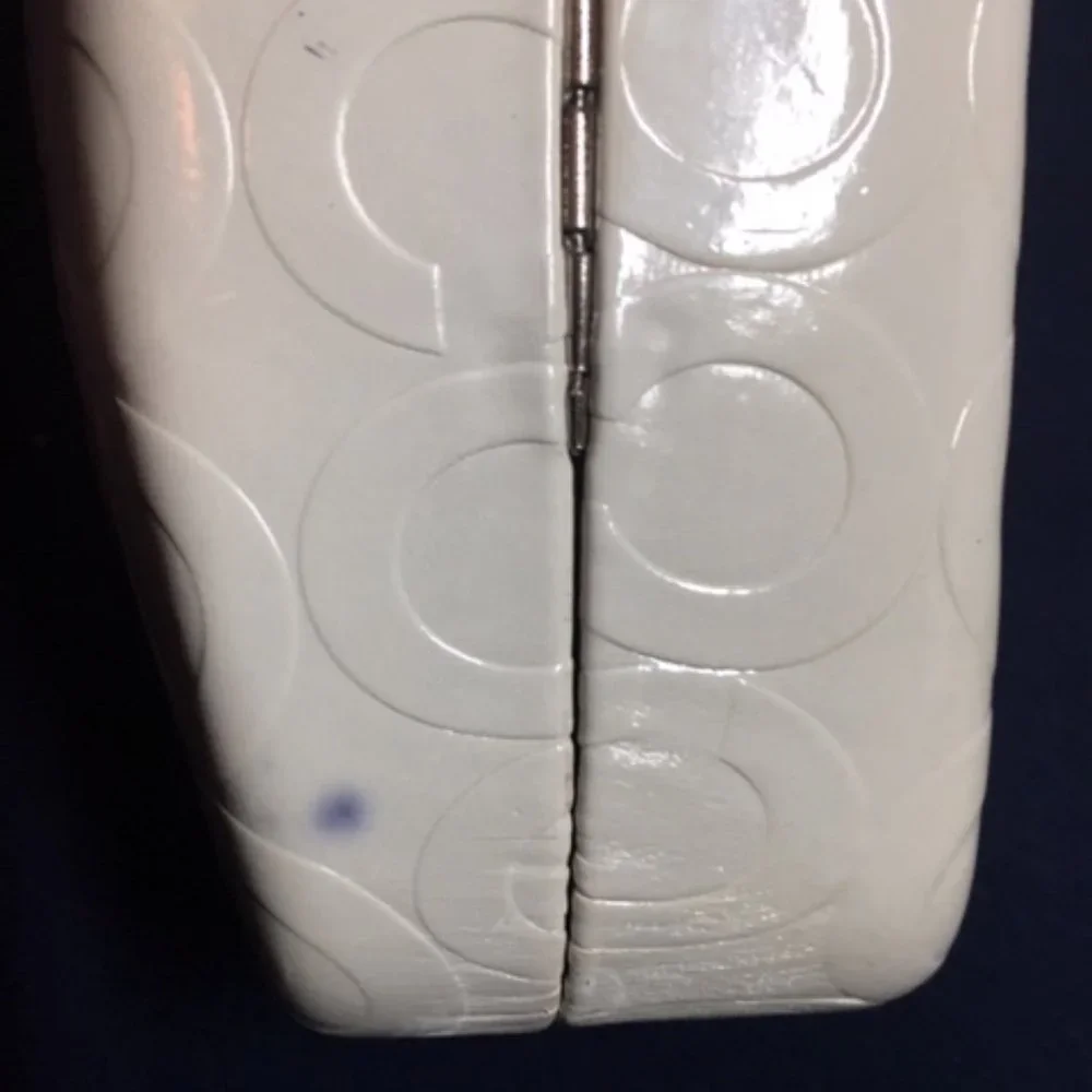 Coach Sunglass Eyeglass Case Ivory White Hard Clam Shell